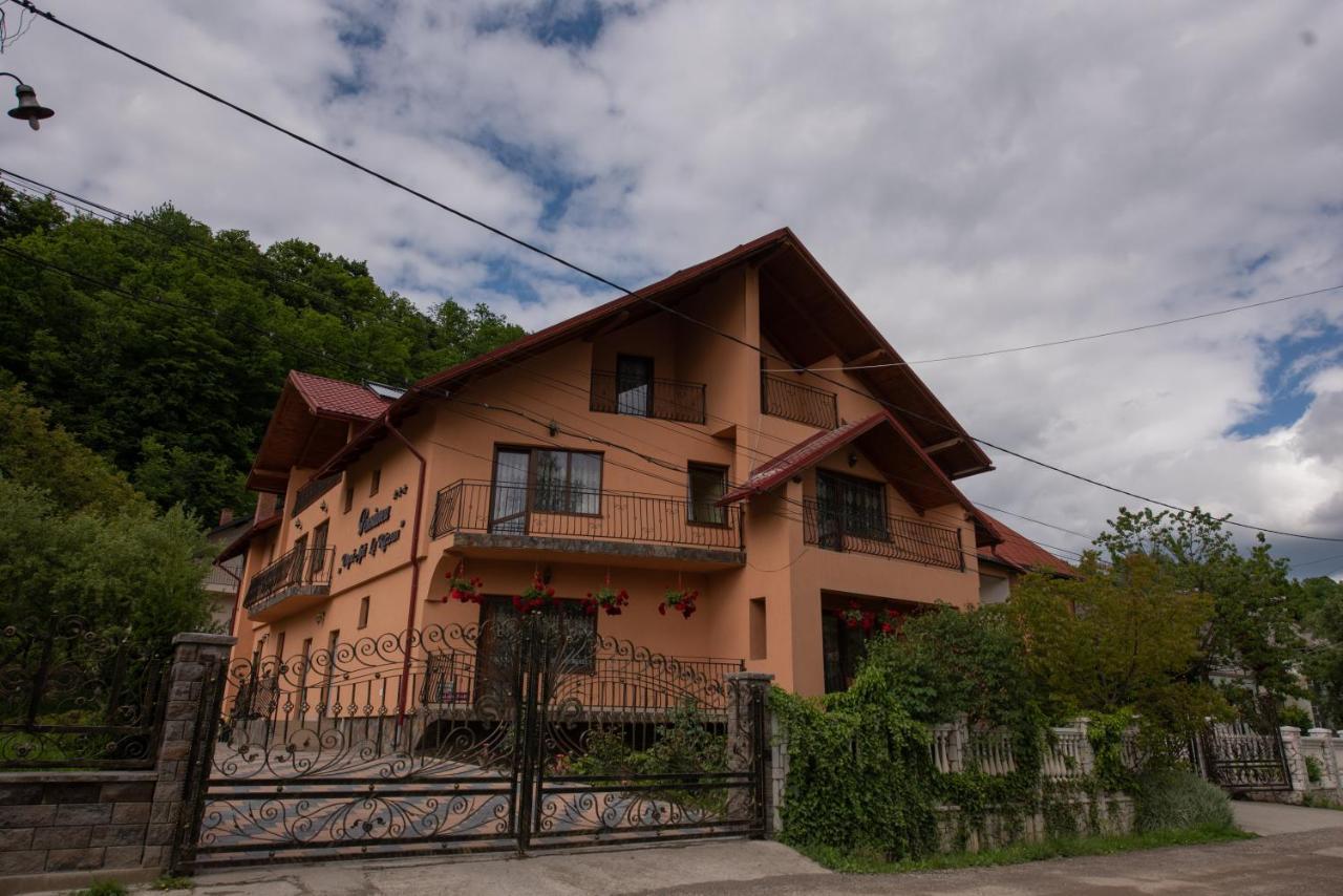 Dupa apa la Razvan Sighetu Marmatiei Bagian luar foto