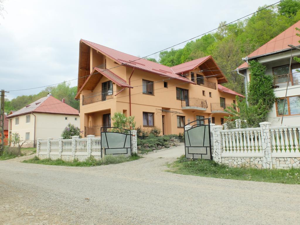 Dupa apa la Razvan Sighetu Marmatiei Bagian luar foto